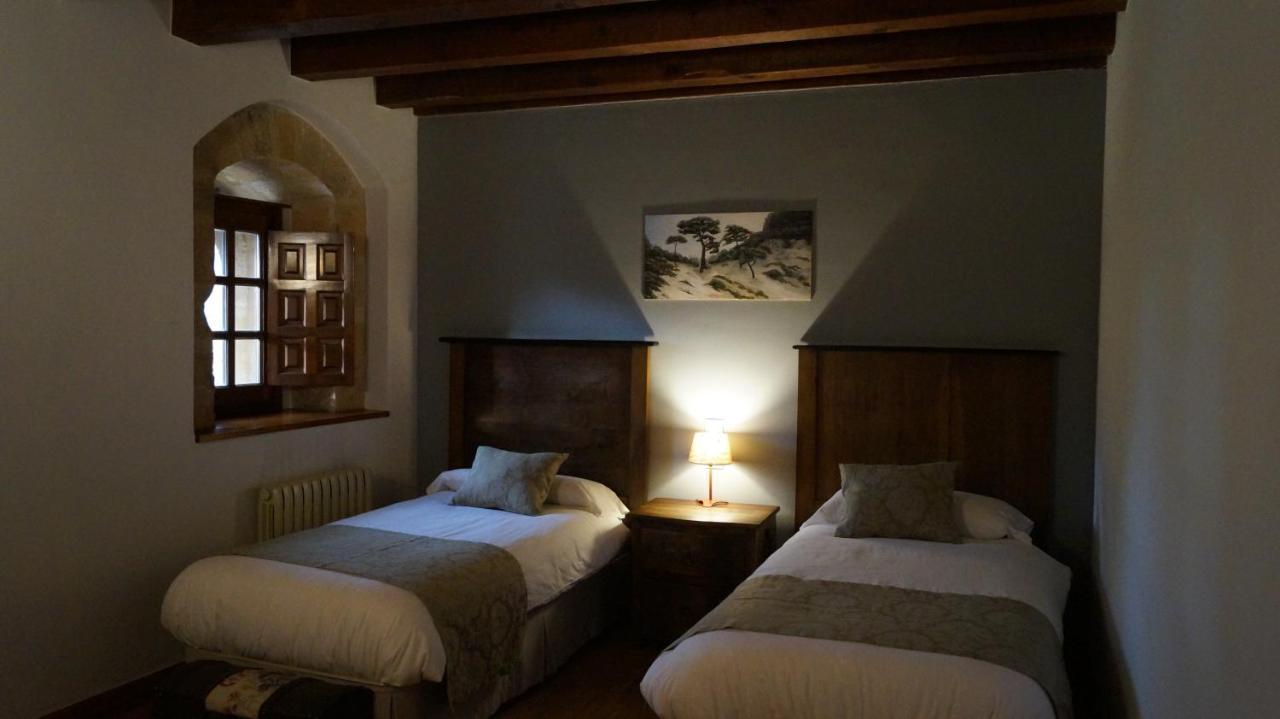 Posada Torre Palacio La Taxuela Villanueva la Lastra Экстерьер фото